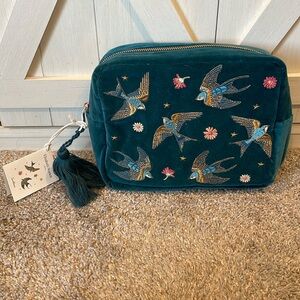 NWT Elizabeth Scarlett Sparrow Wash Bag